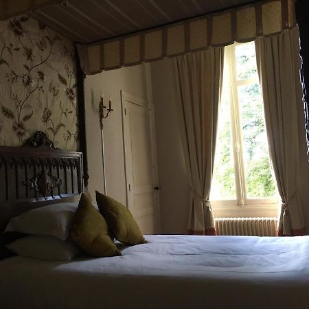 Chambres D'Hotes Montbron Luchapt ภายนอก รูปภาพ