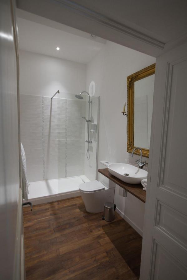 Chambres D'Hotes Montbron Luchapt ภายนอก รูปภาพ